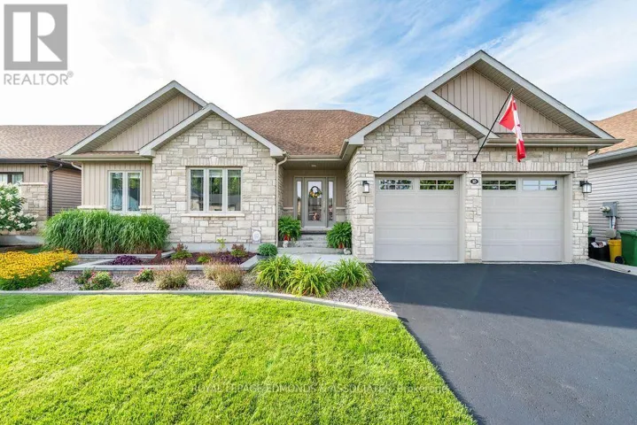 10 NOBLE CRESCENT, Petawawa, Ontario K8H0G1