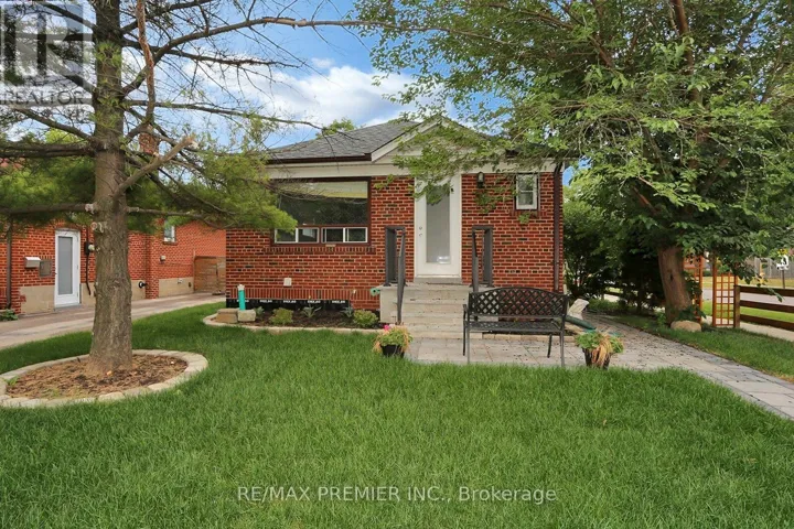 UPPER - 37 SILVERCREST AVENUE, Toronto (Alderwood), Ontario M8W2S3