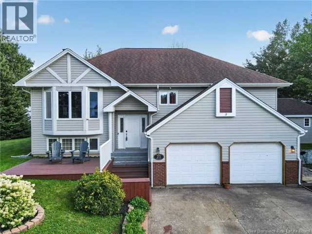 23 Flint Court, Moncton, New Brunswick E1G2E6