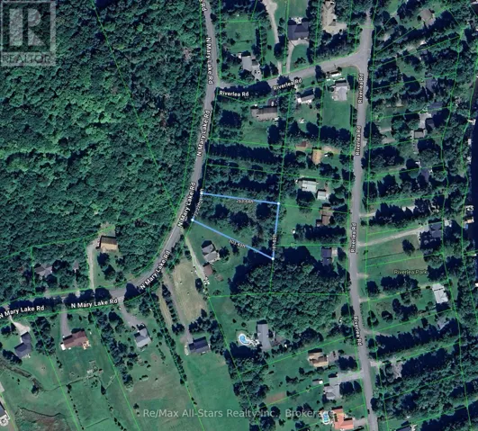 968 NORTH MARY LAKE ROAD, Huntsville, Ontario P1H1S4