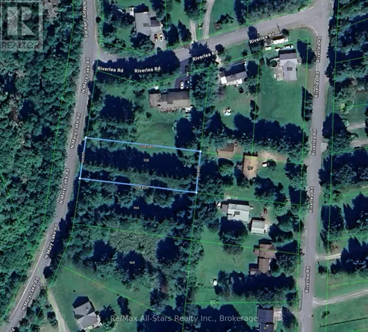 958 NORTH MARY LAKE ROAD, Huntsville, Ontario P1H1S4