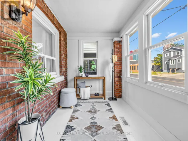 2375 GERRARD STREET E, Toronto (East End-Danforth), Ontario M4E2E7