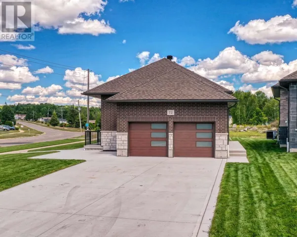 72 McLaren CRES, Elliot Lake, Ontario P5A3M7