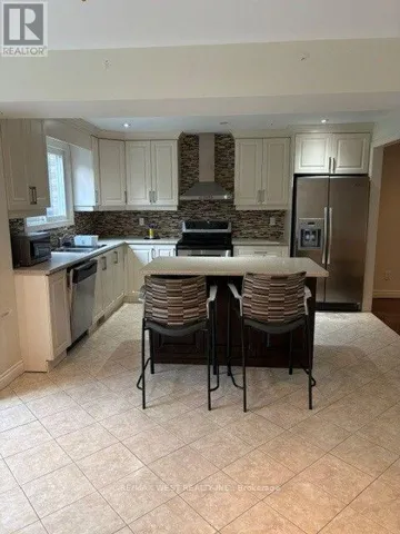 10 TESTA STREET, East Gwillimbury (Queensville), Ontario L0L1R0