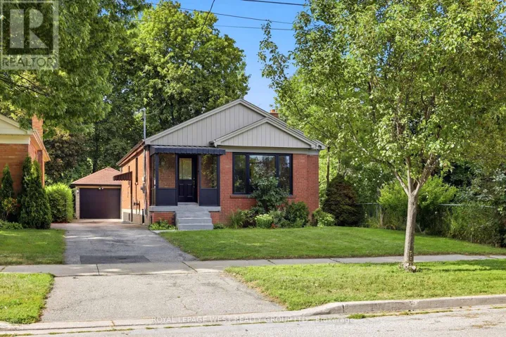 72 MERVYN AVENUE, Toronto (Islington-City Centre West), Ontario M9B1N3