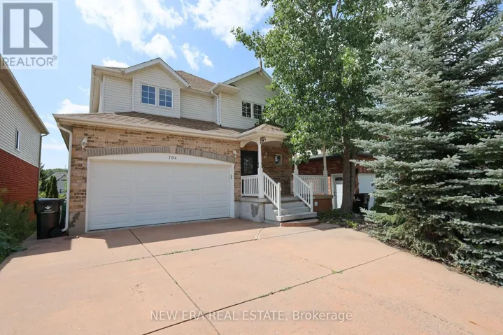 704 BRANDENBURG BOULEVARD, Waterloo, Ontario N2T2V4