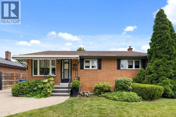 426 BERTHA, Windsor, Ontario N8P1B7