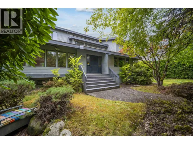 1975 W 18TH AVENUE, Vancouver, British Columbia V6J2N6