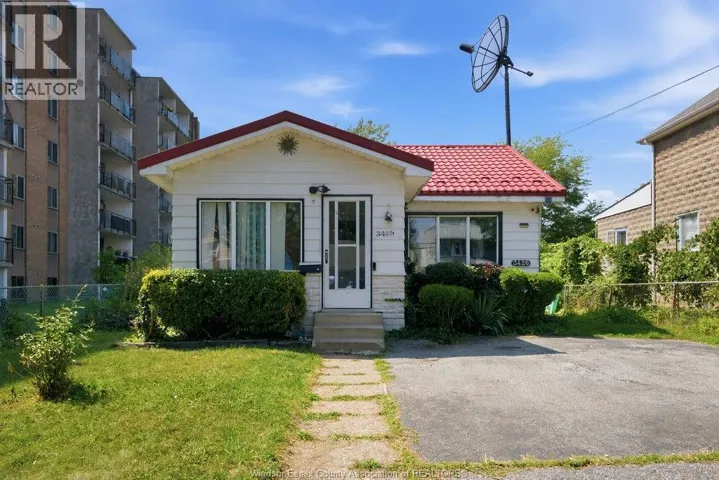 3426 PETER STREET, Windsor, Ontario N9C1J3