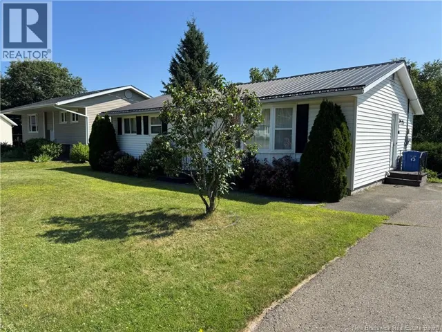 104 Manor Court, Woodstock, New Brunswick E7M2H2