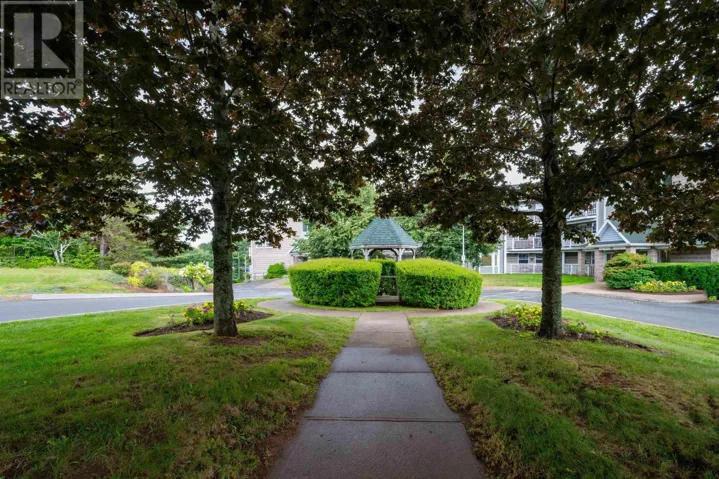 305 93 Kearney Lake Road, Halifax, Nova Scotia B3M4E7