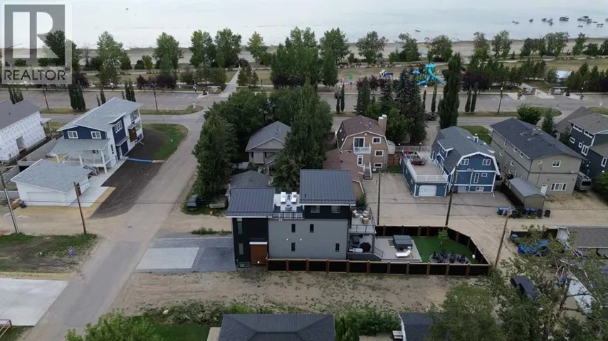 5017 42 Street, Sylvan Lake, Alberta T4S1B9