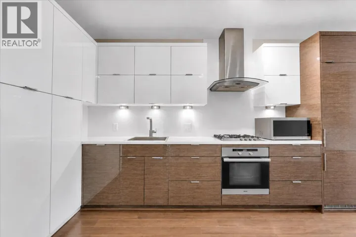 216 1777 W 7TH AVENUE, Vancouver, British Columbia V6J0E5