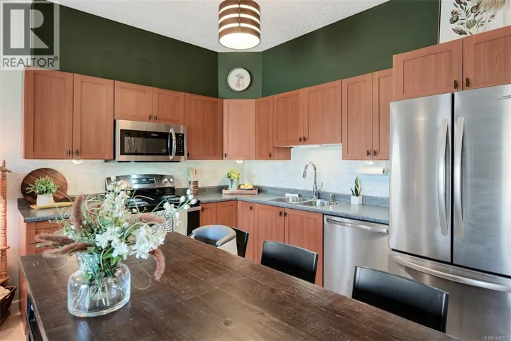303 383 Wale Rd, Colwood, British Columbia V9B2X8