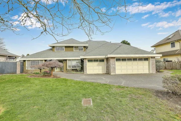 9312 163 STREET, Surrey, British Columbia V4N3C9