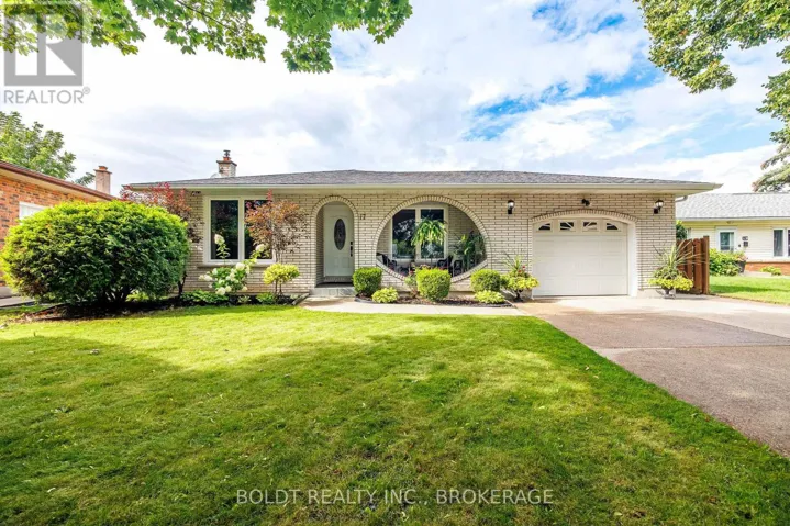17 CHATHAM ROAD, St. Catharines (Carlton/Bunting), Ontario L2M4N7