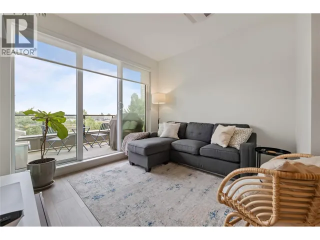 612 7588 16TH STREET, Burnaby, British Columbia V3N0H8