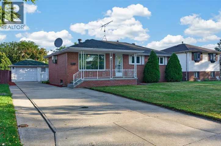 5015 COLBOURNE, Windsor, Ontario N8T1T6