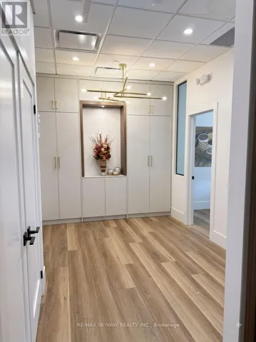 215 - 1670 NORTH SERVICE ROAD E, Oakville (QE Queen Elizabeth), Ontario L6H7G3