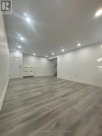 45 SOUTHLAWN DRIVE, Toronto (L'Amoreaux), Ontario M1S1H9