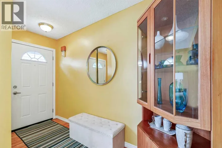 41, 999 Canyon Meadows Drive SW, Calgary, Alberta T2W2S6