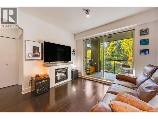 301 7418 BYRNEPARK WALK, Burnaby, British Columbia V3N0B3