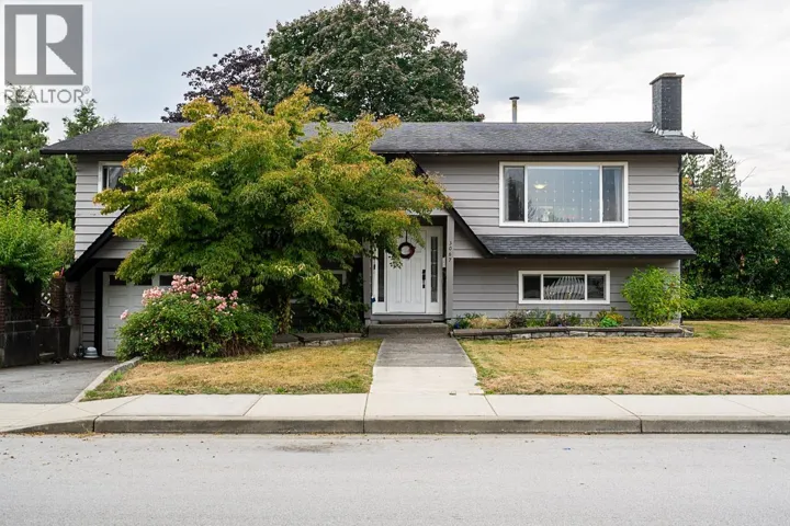 3067 NEWBERRY STREET, Port Coquitlam, British Columbia V3B3J5
