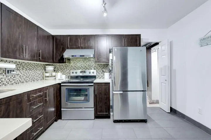 103 12125 75A AVENUE, Surrey, British Columbia V3W1B9