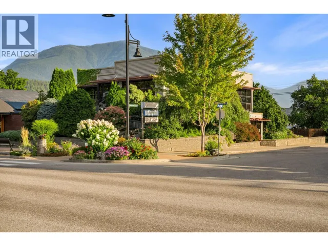 218A Broadway Street W, Nakusp, British Columbia V0G1R0