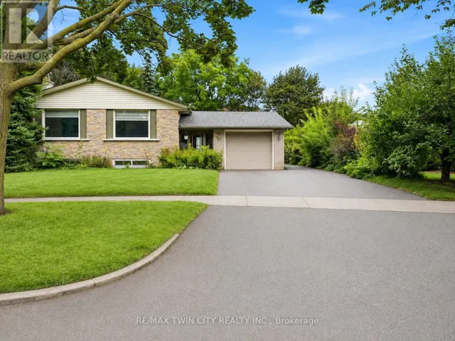 58 TUPPER CRESCENT, Kitchener, Ontario N2B2X9