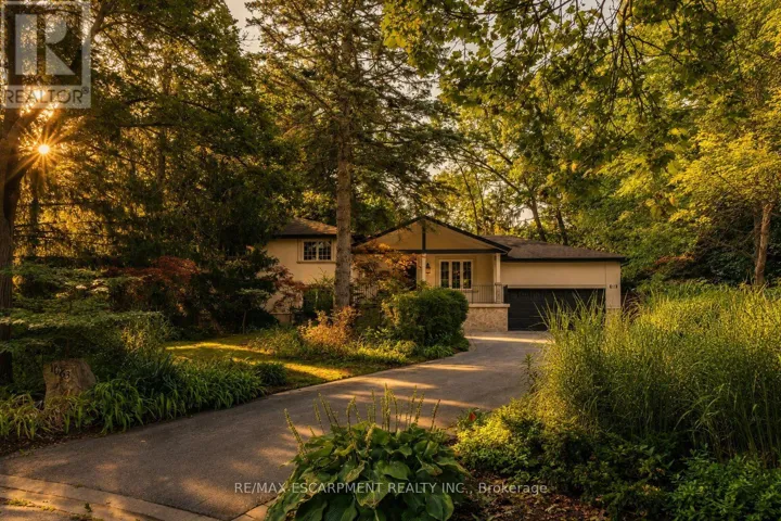 1063 GREENOAKS DRIVE, Mississauga (Lorne Park), Ontario L5J3A1