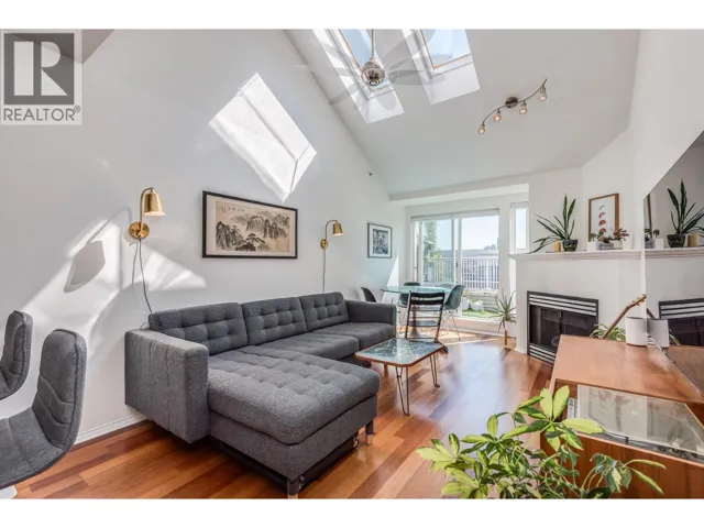 404 3939 HASTINGS STREET, Burnaby, British Columbia V5C2H8