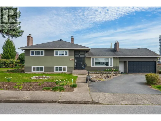 1740 BETA AVENUE, Burnaby, British Columbia V5C5M7