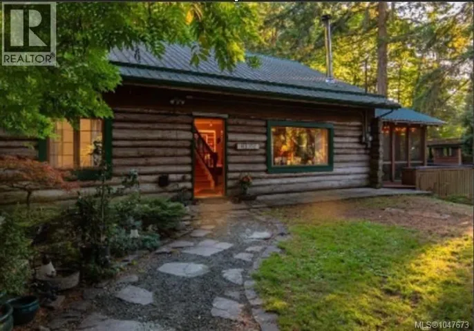 135 Fairway Dr, Salt Spring, British Columbia V8K1M6