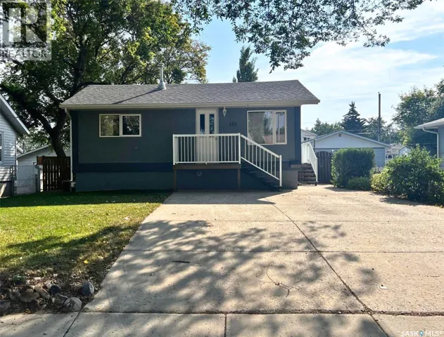 135 5th AVENUE NE, Swift Current, Saskatchewan S9H3M8