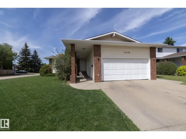 11138 30 AV NW, Edmonton, Alberta T6J3Y6
