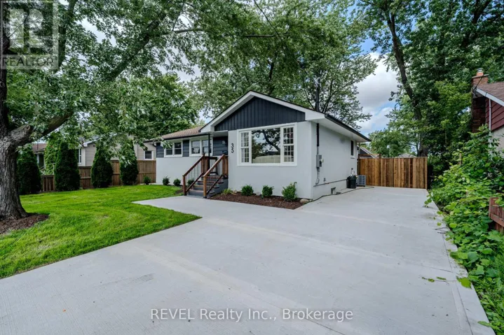 35 BURNESS DRIVE, St. Catharines (Secord Woods), Ontario L2P1J4