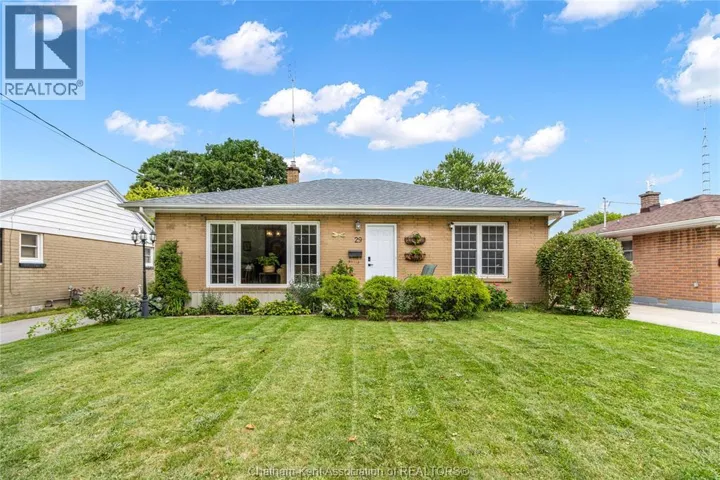29 PAVEY STREET, Chatham, Ontario N7M5E1