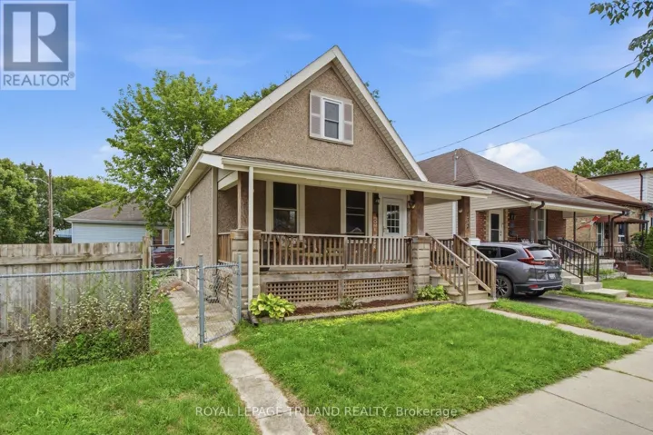 132 OAK STREET, London East (East M), Ontario N5Z2H6