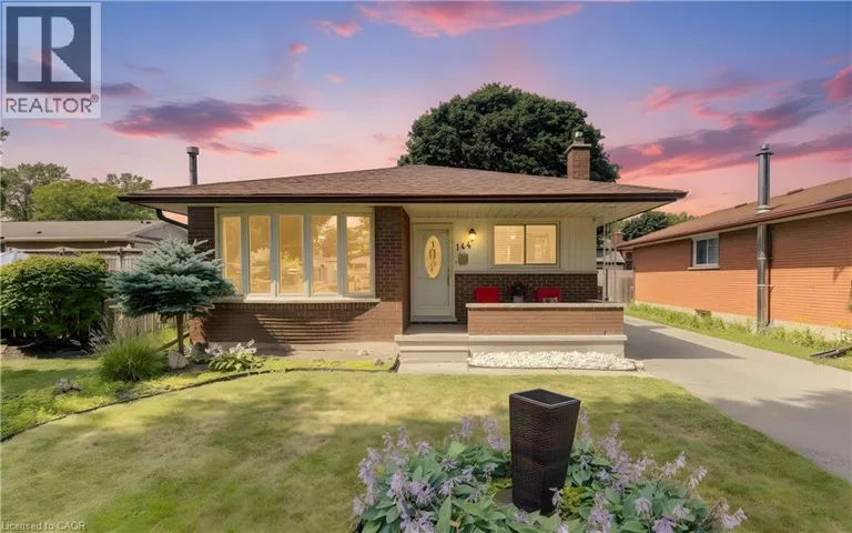 144 HOLBORN Drive, Kitchener, Ontario M2A2E5