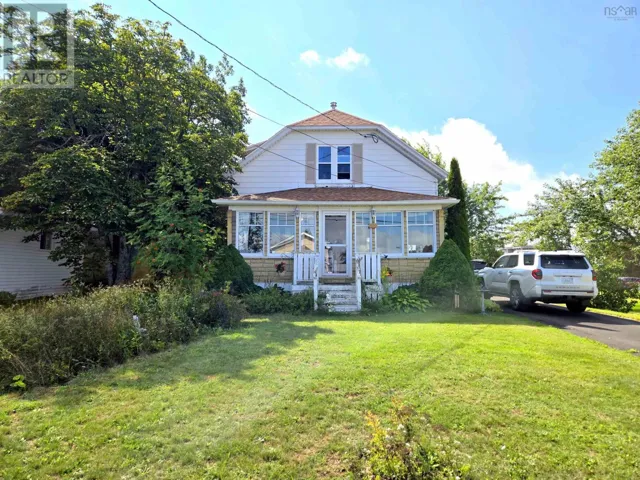 35 Maple Street, Springhill, Nova Scotia B0M1X0