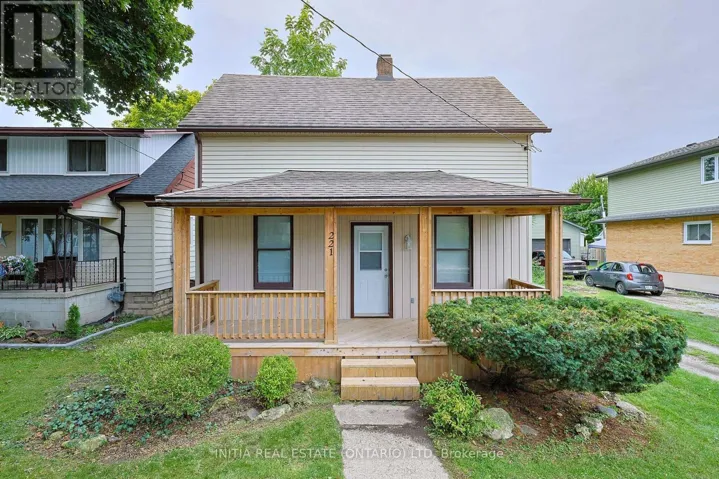 221 BRIGHT STREET, Sarnia, Ontario N7T4E9