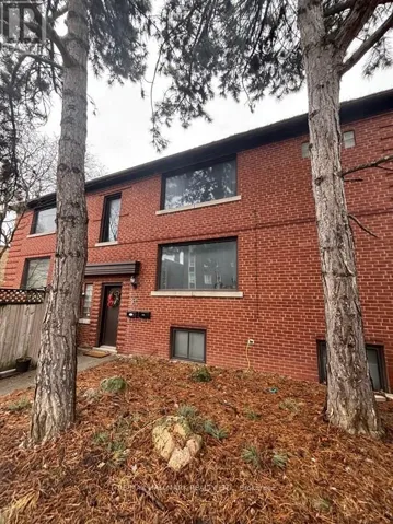97 ORIOLE PARKWAY, Toronto (Yonge-St. Clair), Ontario M5P2G7