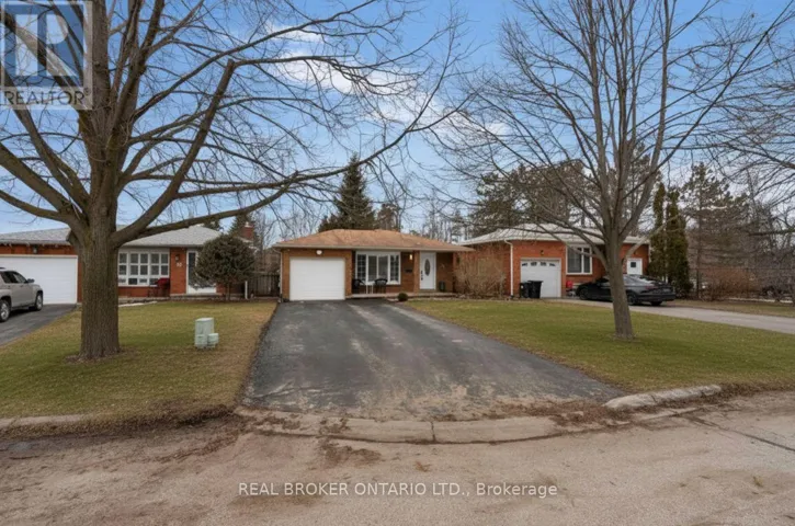 15 BUCHANAN STREET, Barrie (Grove East), Ontario L4M6B7