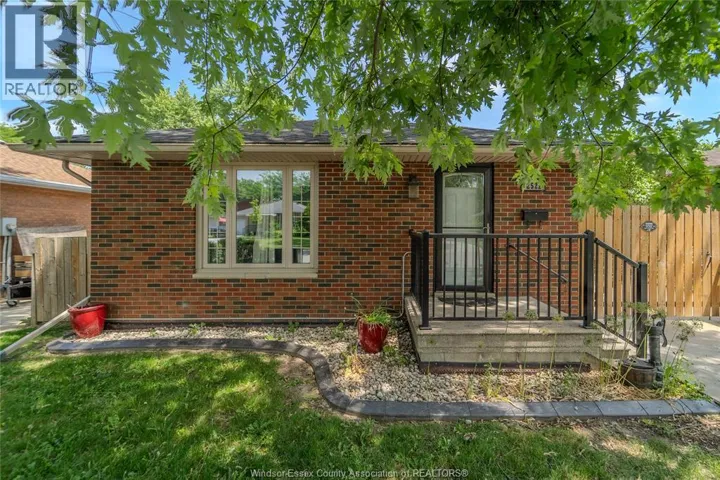 2522 Armstrong AVENUE, Windsor, Ontario N8T2E8