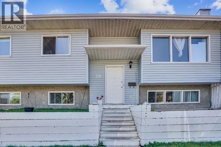 39 Ventura Road NE, Calgary, Alberta T2E8G1