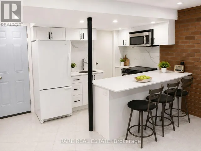 1 - 130 GLEN SHIELDS AVENUE, Vaughan (Glen Shields), Ontario L4K1T6