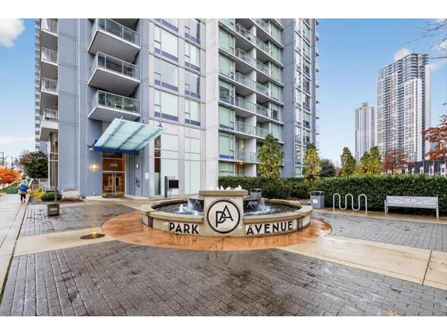 3008 13696 100 AVENUE, Surrey, British Columbia V3T0L5