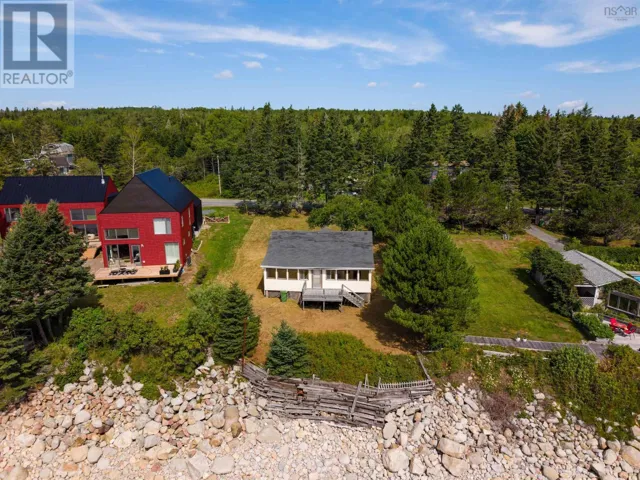 9136 St Margarets Bay Road, Queensland, Nova Scotia B0J1T0
