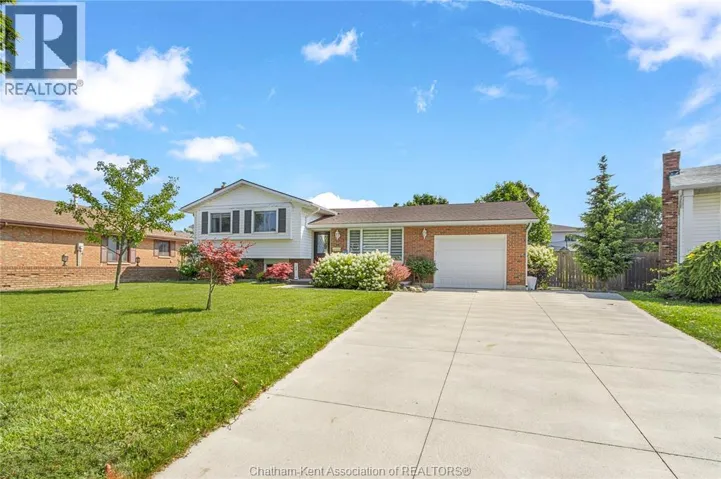100 ARGYLE CRESCENT, Chatham, Ontario N7L4T8
